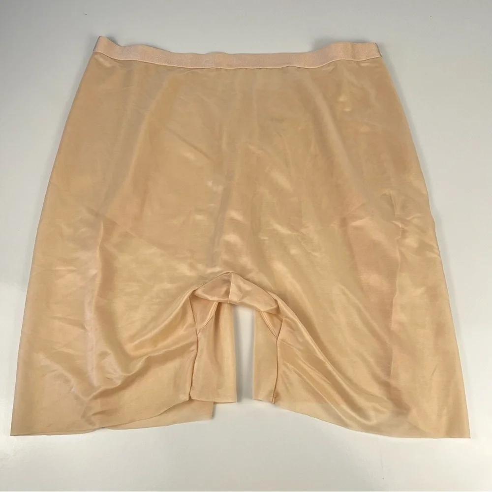 Skims Sheer Sculpt Barely There Low Back Shorts in sand nude sz 3X